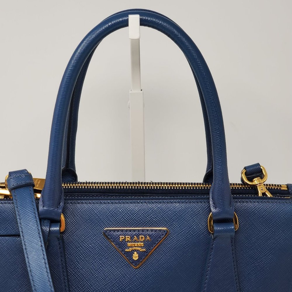 Auth Prada Small Galleria Saffiano Crossbody Bag - Picture 9 of 16